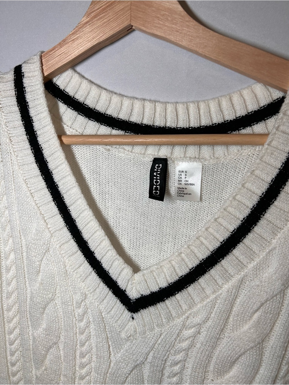 H&M Divided Cream Cable Knit Varsity Sweater Vest Black Stripe Size S - Picture 3 of 5